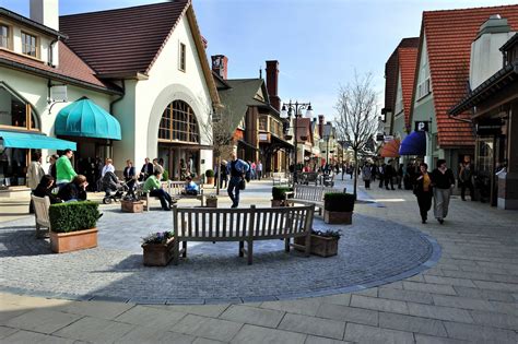 maasmechelen village outlet.